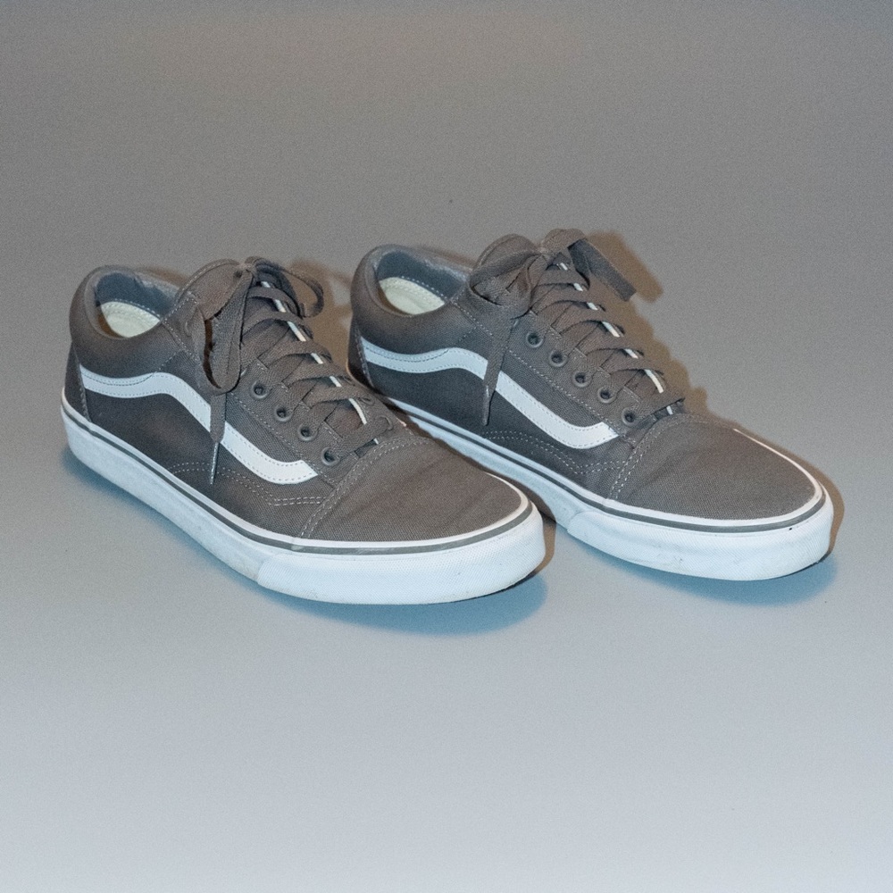 Vans Old Skool low top. Size 10. Gently Used.